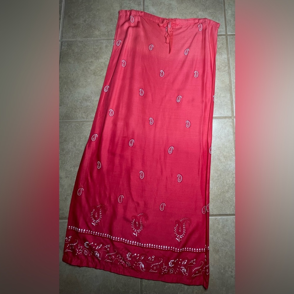 Ombré Red Paisley Skirt | Small